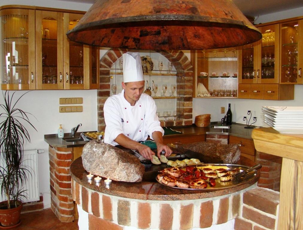 Hotel Hotel Podlesi Podlesi (Pardubice)