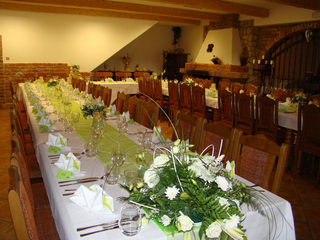 Hotel Hotel Podlesi Podlesi (Pardubice)